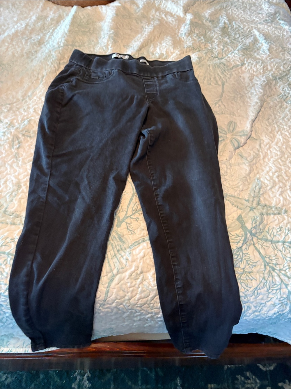 Nine West Heidi Pull-On Skinny Black Stretch Jeans - size 12